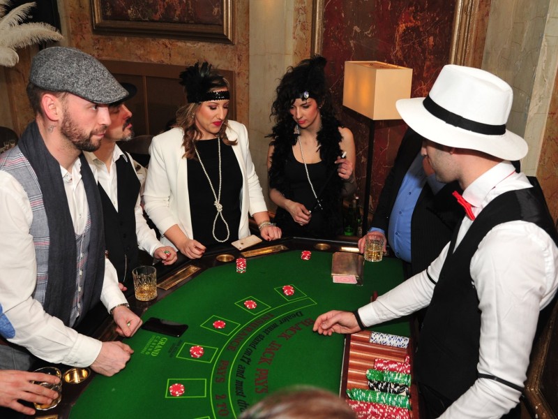 Igranje igara na sreću na Gatsby žurci