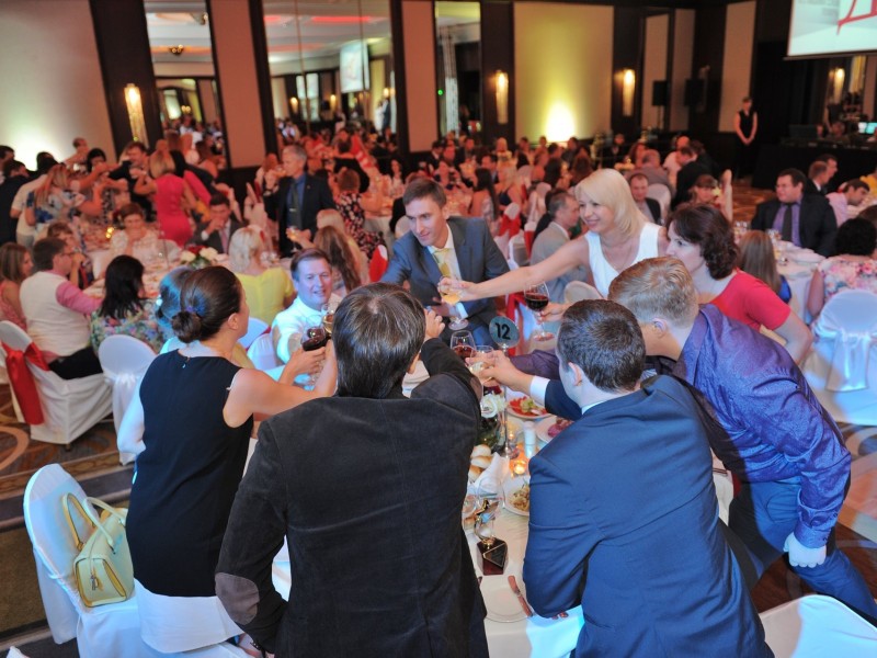 Gala veče nazdravljanje